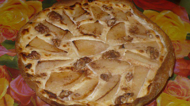 Pie with Pears and Mascarpone