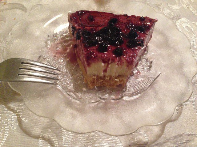 Spectacular Easy Cheesecake with Jam
