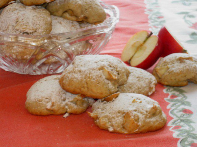 Apple and Cinnamon Cookies