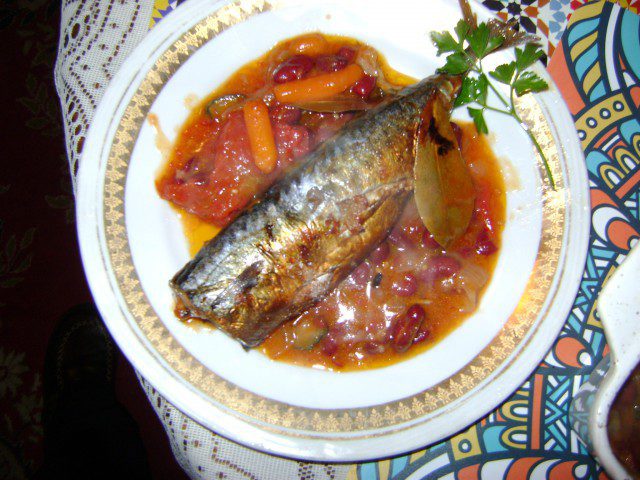 Mackerel in Tomato Sauce with Beans and Pickles