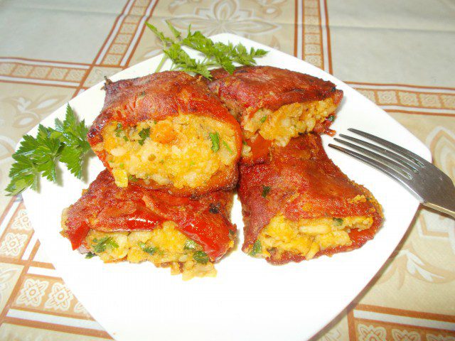 Lean Stuffed Peppers with Potatoes