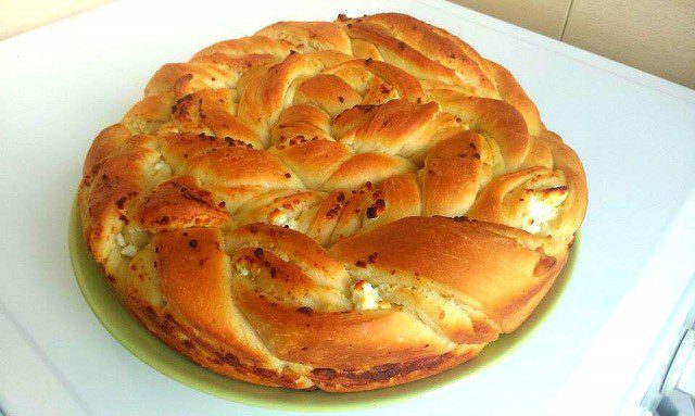 Twisted Tutmanik with Feta Cheese and Butter