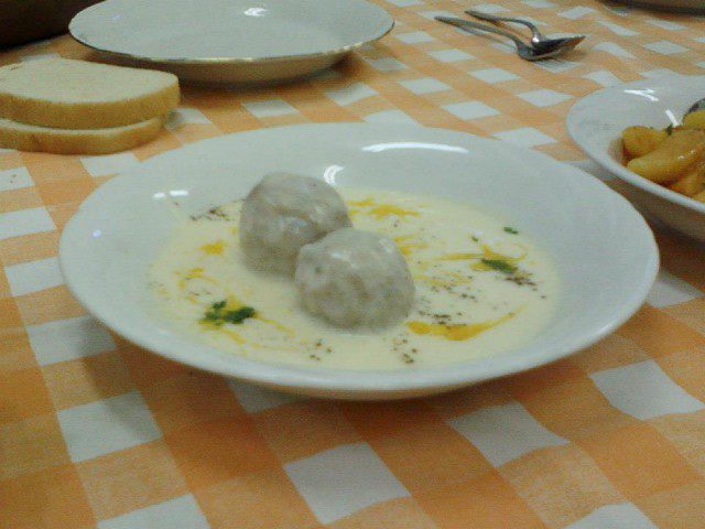 Classic Meatballs with White Sauce