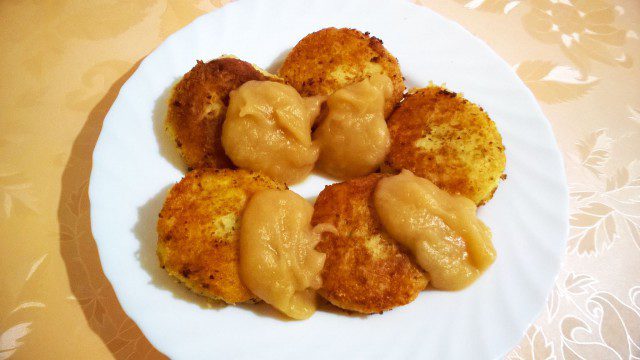 Potato Meatballs with Apple Puree