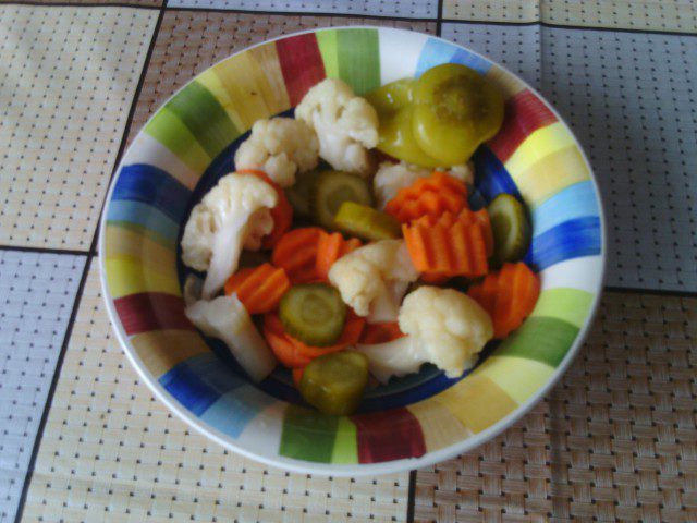 Mixed Pickle with Cauliflower