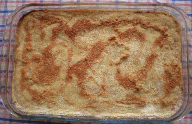 Cake with Apples and Semolina