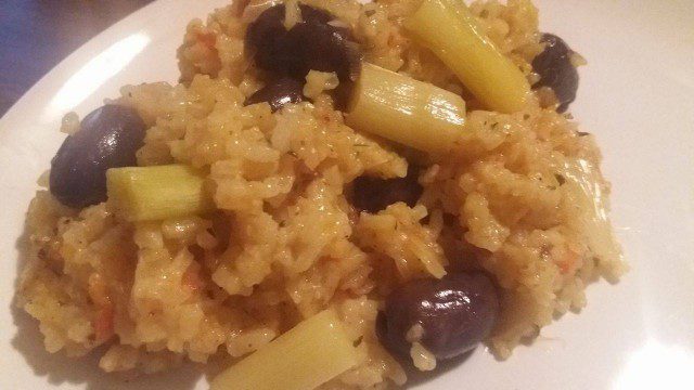 Rice with Leeks and Olives in the Oven