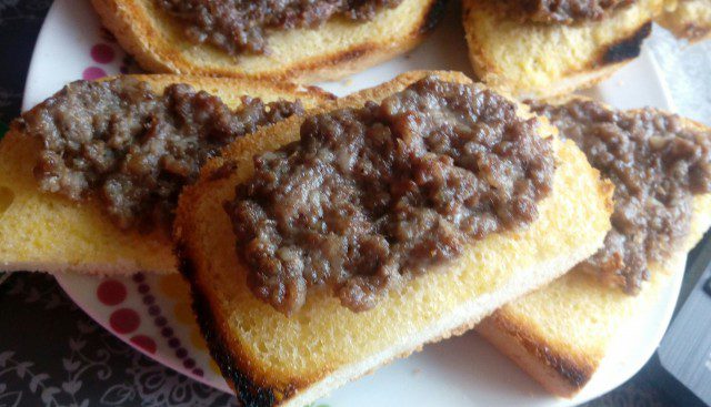 Toasted Sandwiches with Spicy Minced Meat