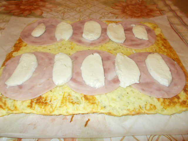 Potato Roll with Mozzarella and Ham