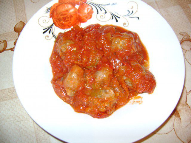 Patties in Tomato Sauce