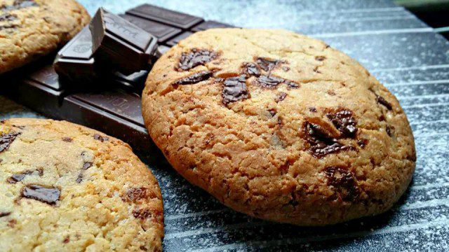 Biscuits with Chocolate Pieces