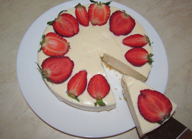 Quick Cheesecake with Strawberries