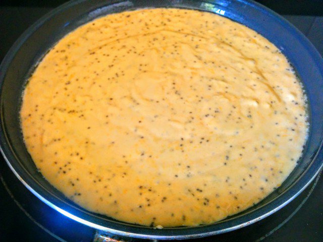 Sponge Cake with Pumpkin and Chia in Frying Pan