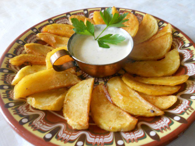 French Fries with Caesar Sauce