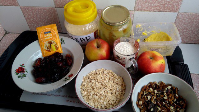 Oat Cake with Apples, Dates and Walnuts