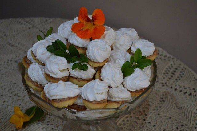 Savarin Cakes with Cream and Jam