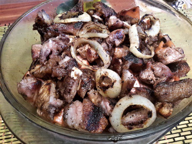 Grilled Pig Ears with Onions