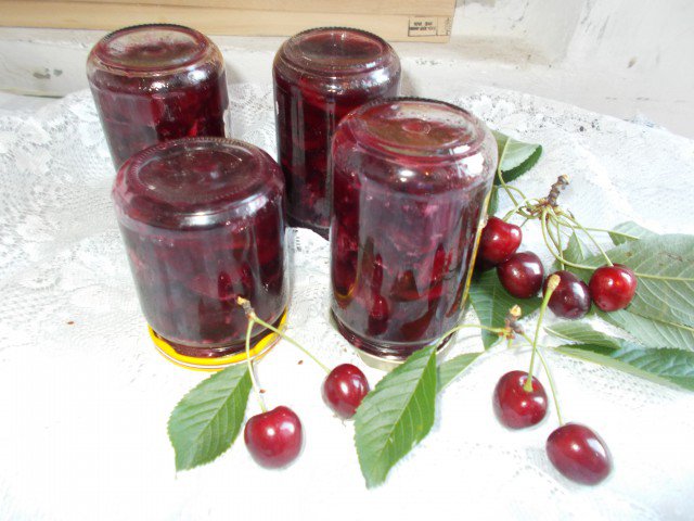 Easy Homemade Cherry Jam
