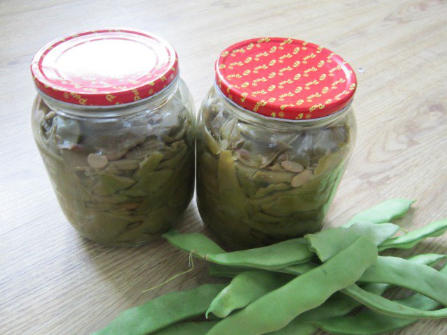 Tasty Green Beans in Jars