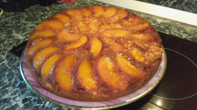 Cake with Biscotti, Peaches and Caramel
