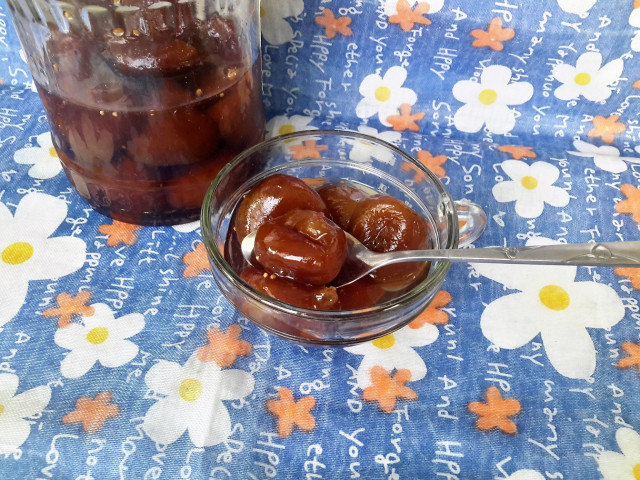 Jam with Whole Figs