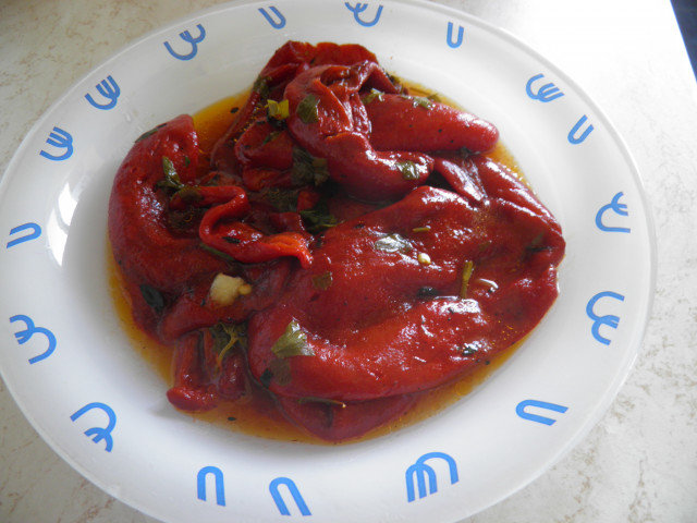 Red Peppers with Garlic and Marinade