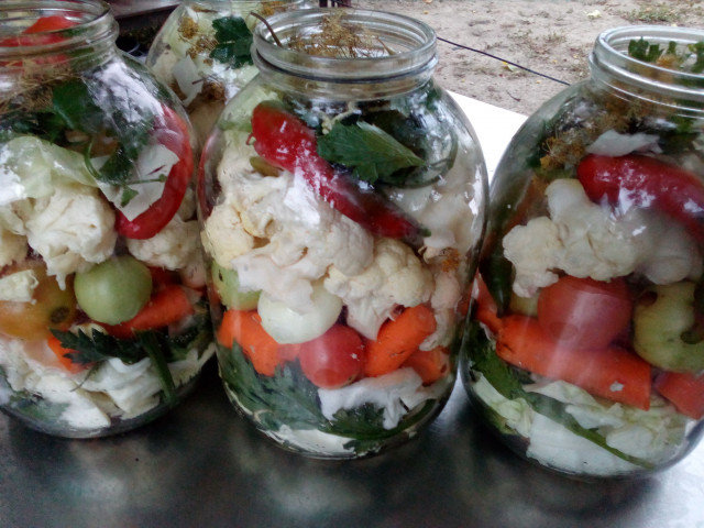 Mixed Pickle in Three Liter Jar