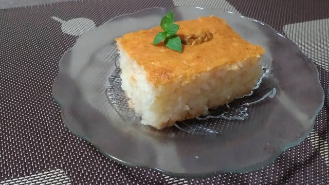 Turkish Cake with Yoghurt and Semolina