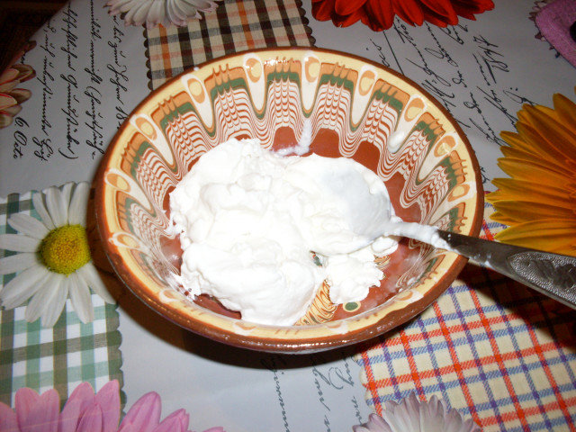Dry Yogurt with White Cheese