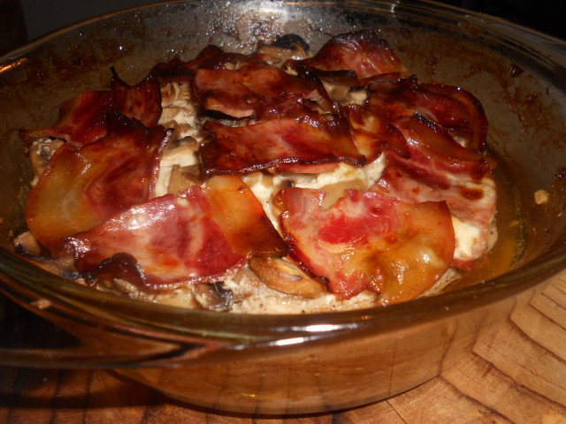Pork Loins with Mushrooms, Mayo and Bacon in the Oven