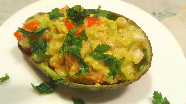 Delicious Guacamole with Tomatoes