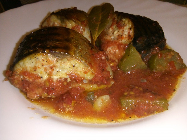 Oven-Baked Mackerel with Tomato Sauce and Olives