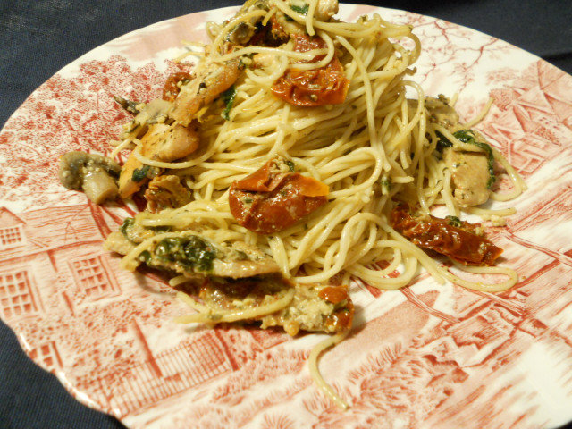 Spaghetti with Chicken Breasts and Pesto Genovese