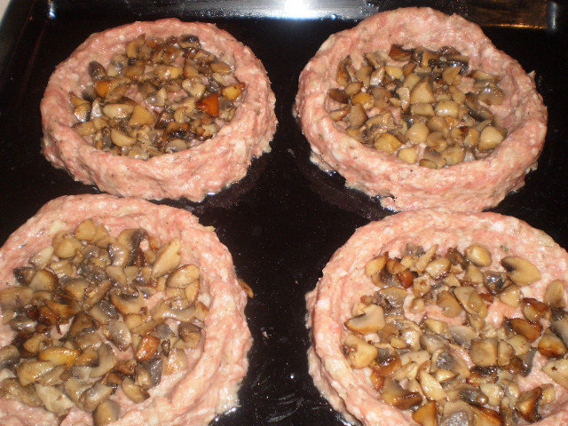 Holiday Mince Nests with Tasty Filling