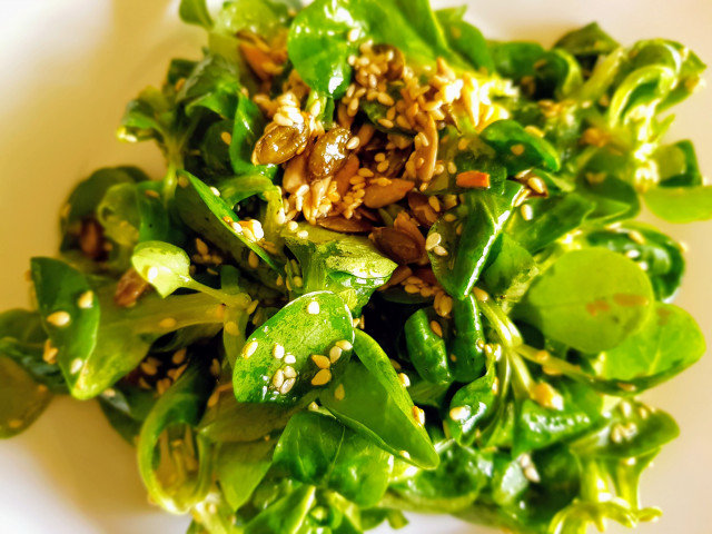 Spinach Salad with Seeds