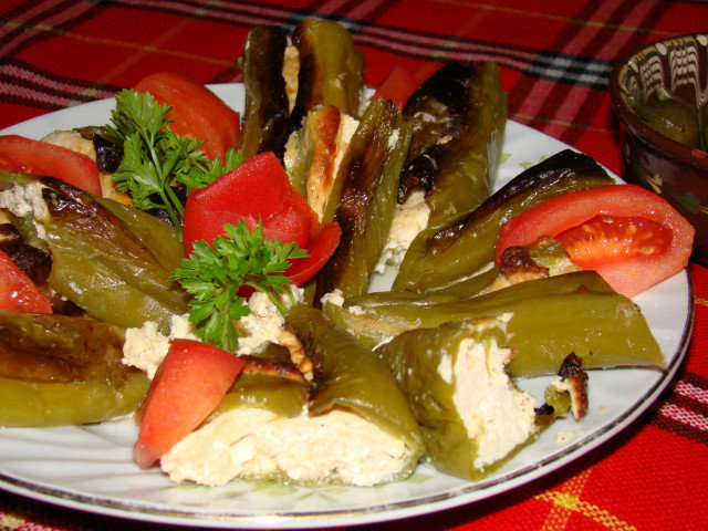 Dietary Stuffed Peppers with Cottage Cheese and Goat Cheese