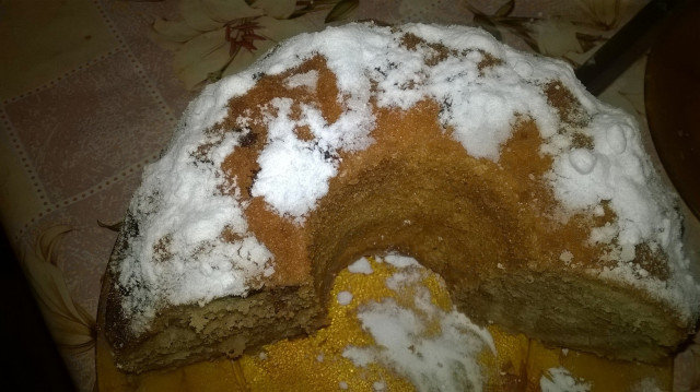 Fluffy Cake with Dried Fruit and Cinnamon