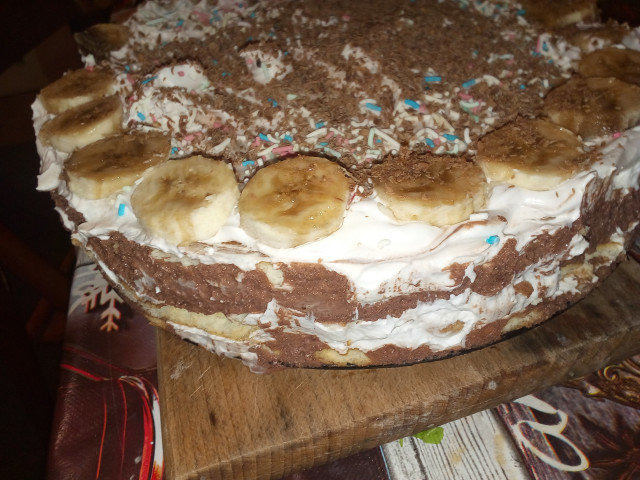 Biscuit Cake with 2 Types of Cream and Bananas