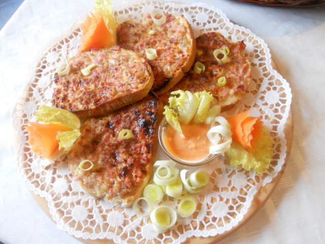 Wonderful Princess Sandwiches with Minced Meat and Bacon