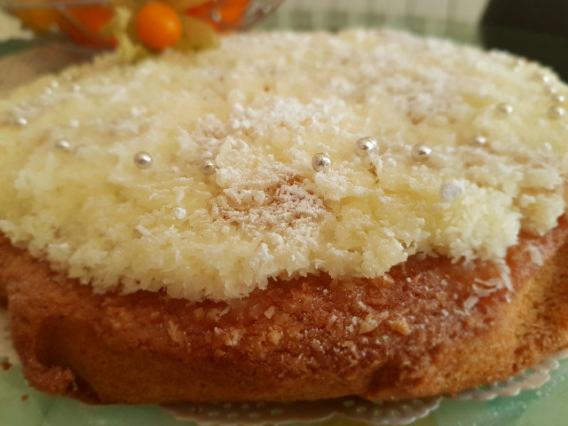 Butter Cake with Coconut and Peach Jam