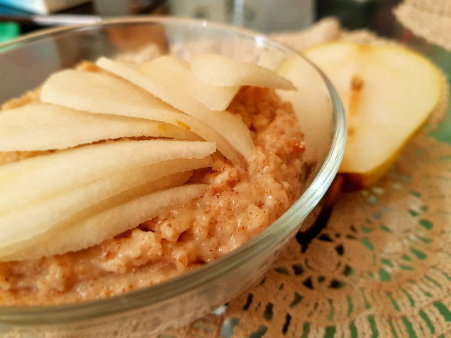 Whole Grain Porridge with Pears