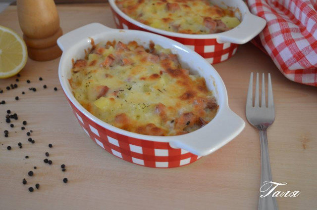 Baked Dish with Sausage and Cheese