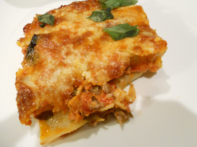 Cannelloni with Minced Meat and Tomato Sauce