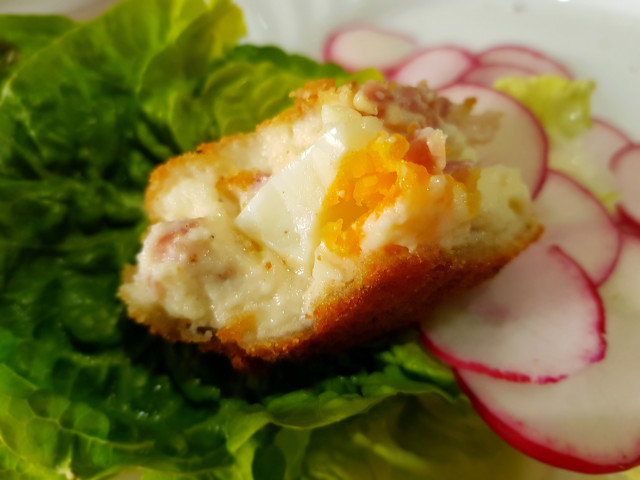 Maxi Croquettes with Egg Filling