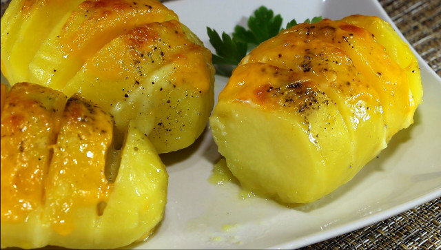 Potato Fans with Cheese
