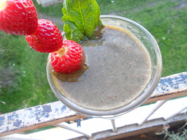 Strawberry and Spinach Smoothie