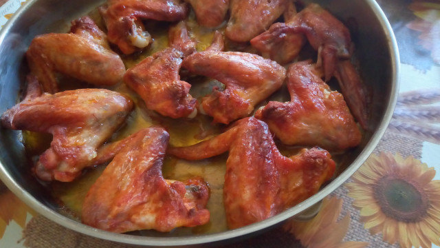 The Tastiest Chicken Wings in the Oven