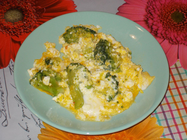 Delicious Broccoli with Eggs and Feta Cheese