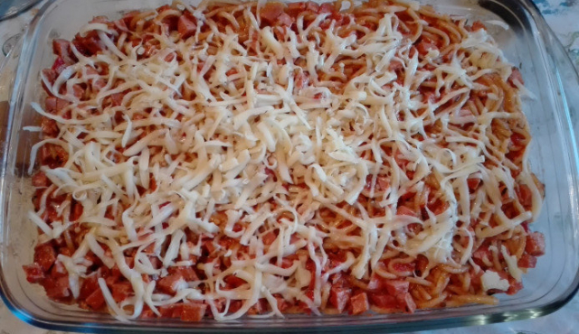 Oven-Baked Spaghetti with Lots of Spices and Cheese