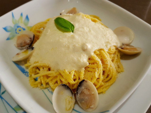 Capellini with Clams and Sauce